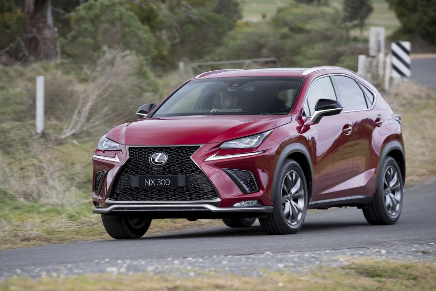  Lexus NX300 F-Sport 2017 года  (AU) (фото 5 из 19)